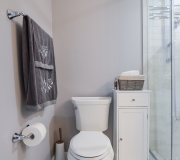 nuss-construction-bright-white-bathroom-remodel-10